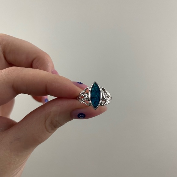 Vintage Blue Green Turquoise Stone Almond Diamond Shaped Rose Band Ring - Picture 2 of 4